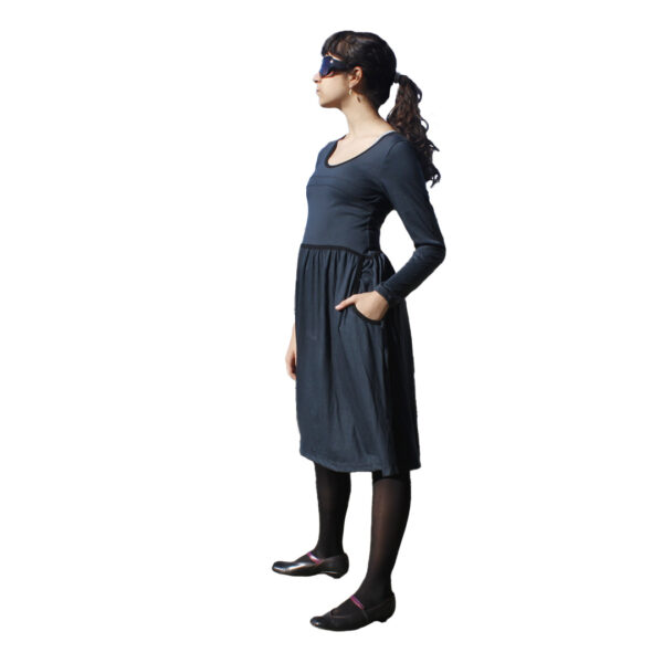 Vestido BERRY gris oscuro manga larga - Imagen 4
